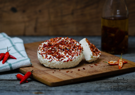 Přírodní sýr s chilli